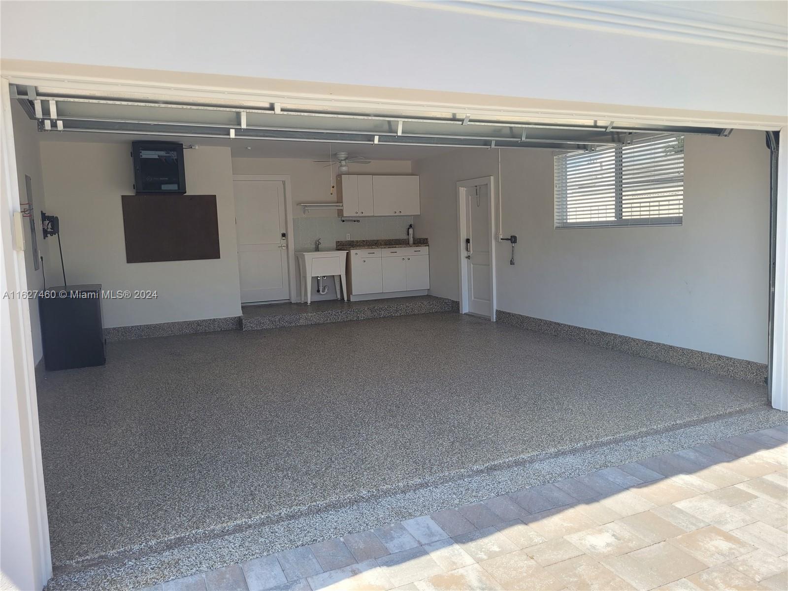 LANDINGS FIRST SEC - Residential