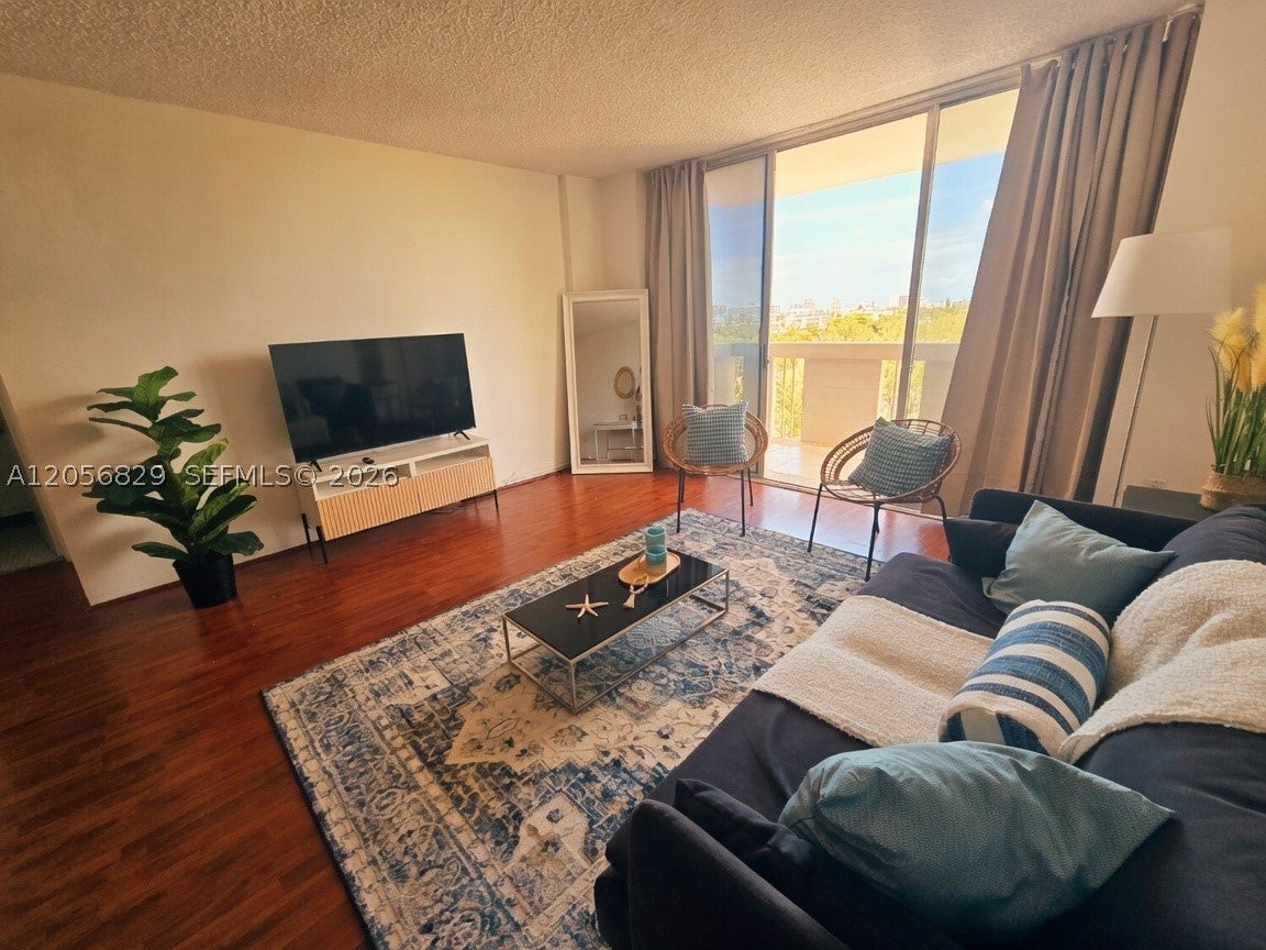 800 West Ave 722