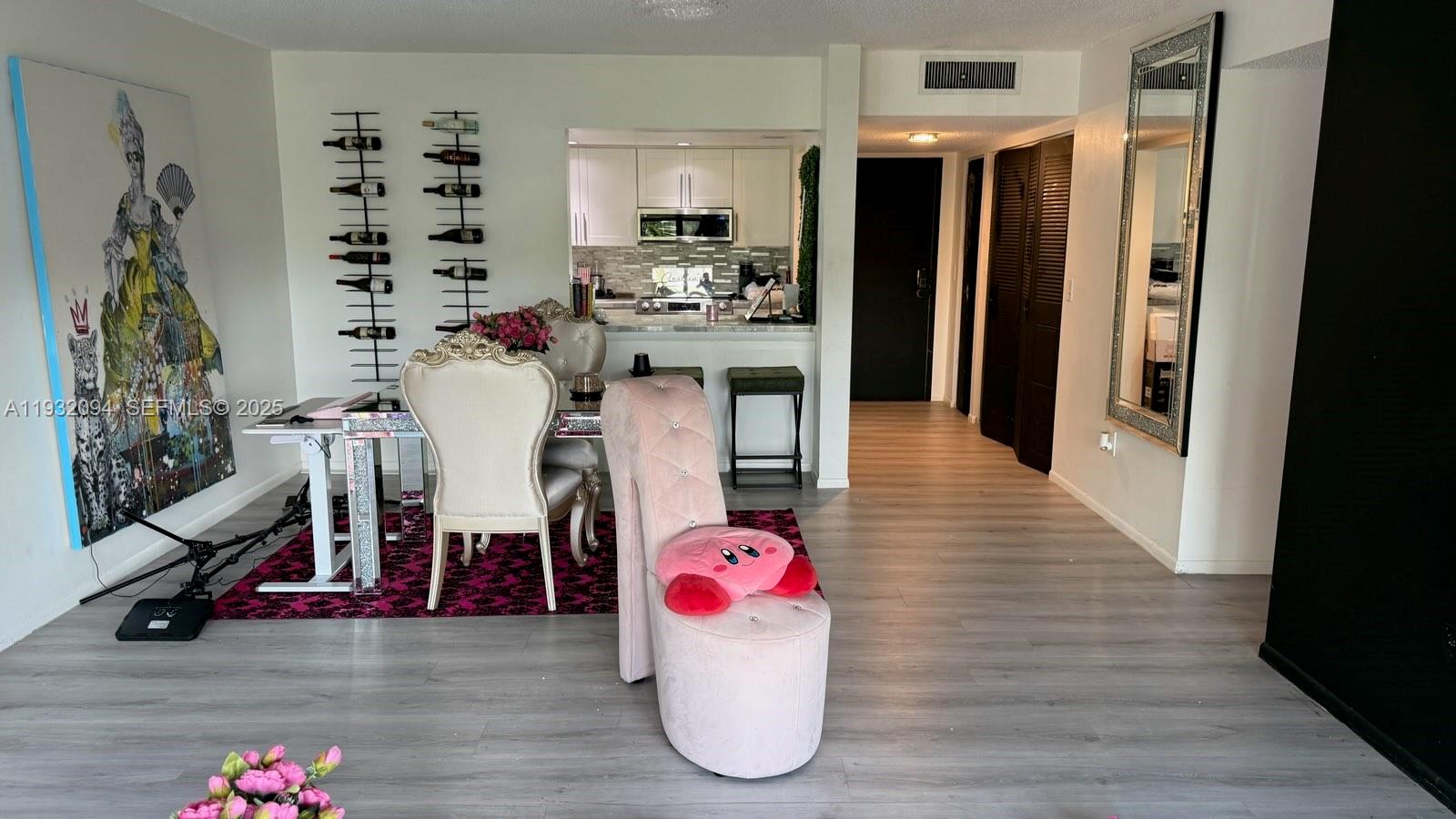 RIVER REACH CONDOMINIUM I - Residential Lease