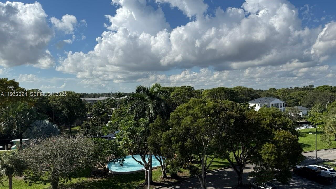 RIVER REACH CONDOMINIUM I - Residential Lease