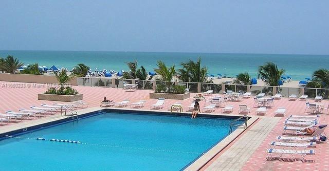 THE DECOPLAGE CONDO - Residential Lease