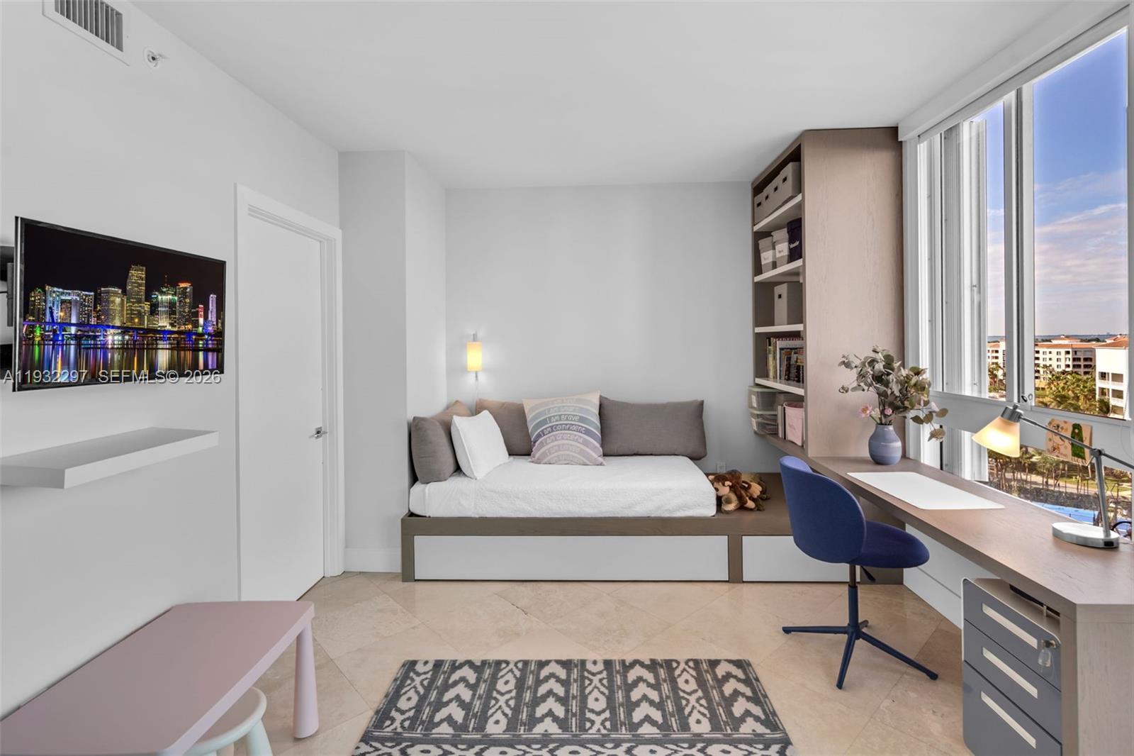 CLUB TOWER THREE CONDO - Residential