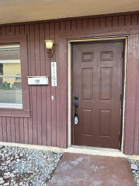 Photo of 4163 SW 66th Ter #108, Davie, FL 33314 (MLS # A11889300)