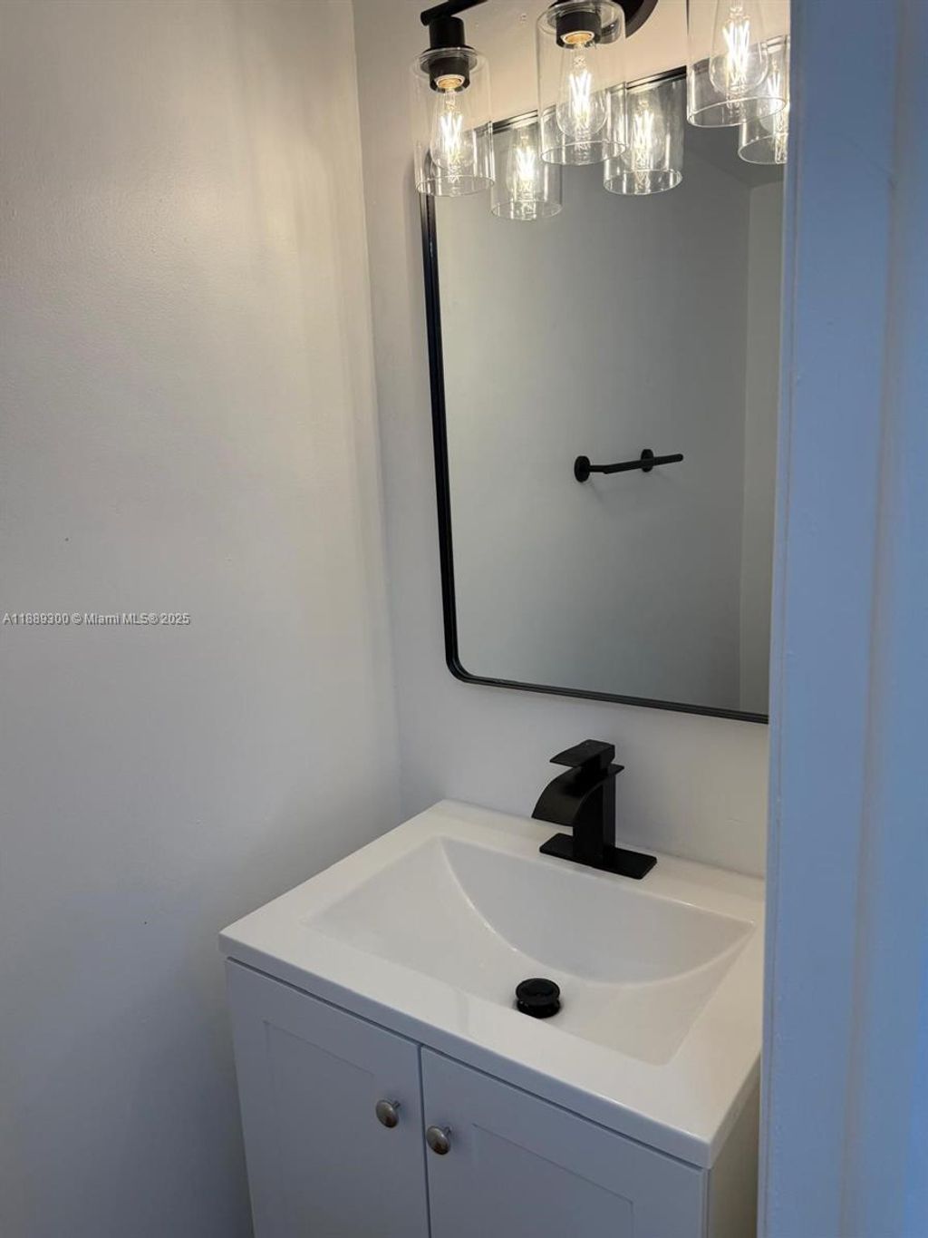 Photo of 4163 SW 66th Ter #108, Davie, FL 33314 (MLS # A11889300)