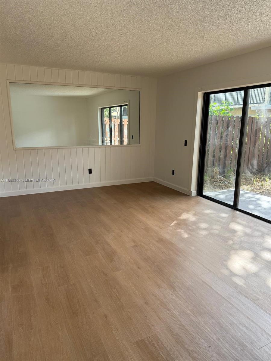 BRENTWOOD WEST TOWNHOUSES - Residential