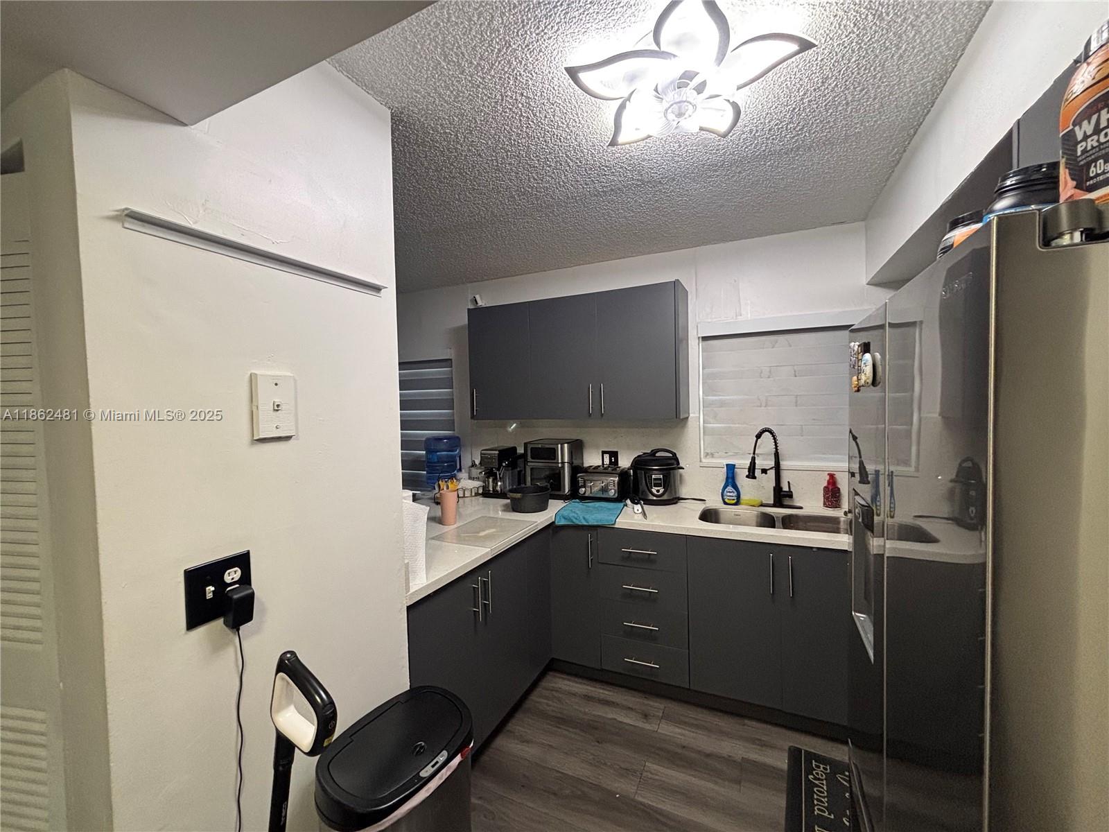 6255 Kendale Lakes Cir 128