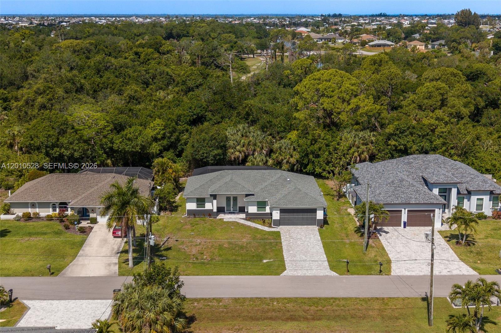 CAPE CORAL - Residential