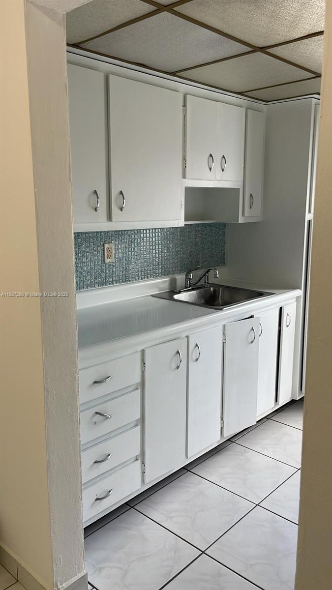 CASA-BISCAYNE CO-OP APTS - Residential Lease