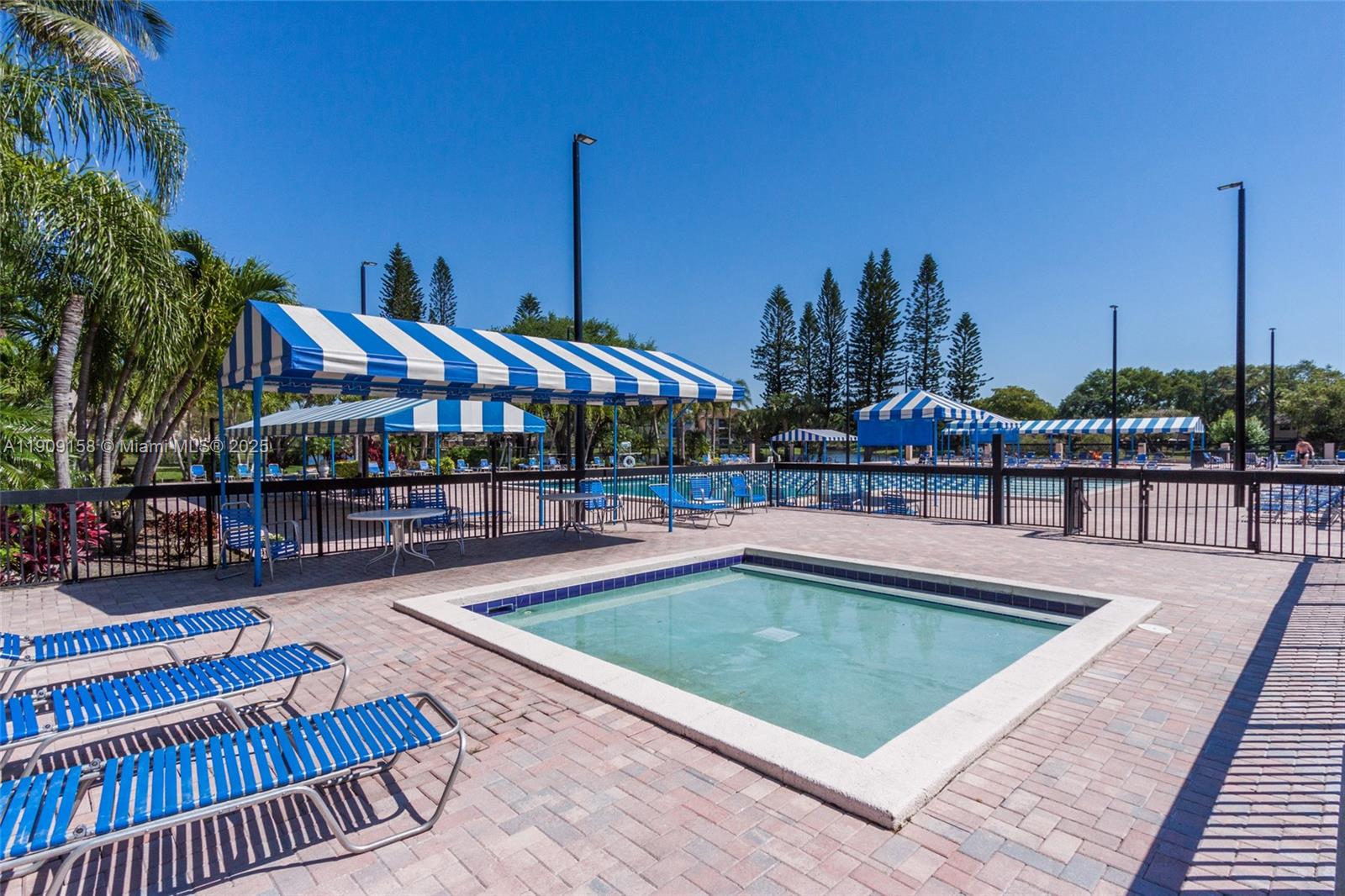 APPLEWOOD VILLAGE IV-E CO - Residential