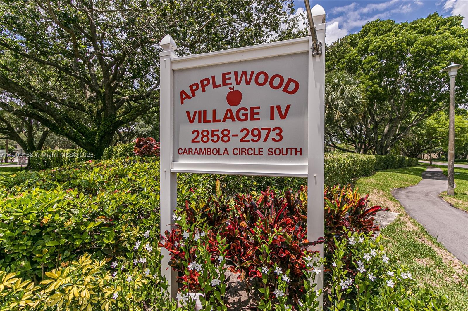 APPLEWOOD VILLAGE IV-E CO - Residential