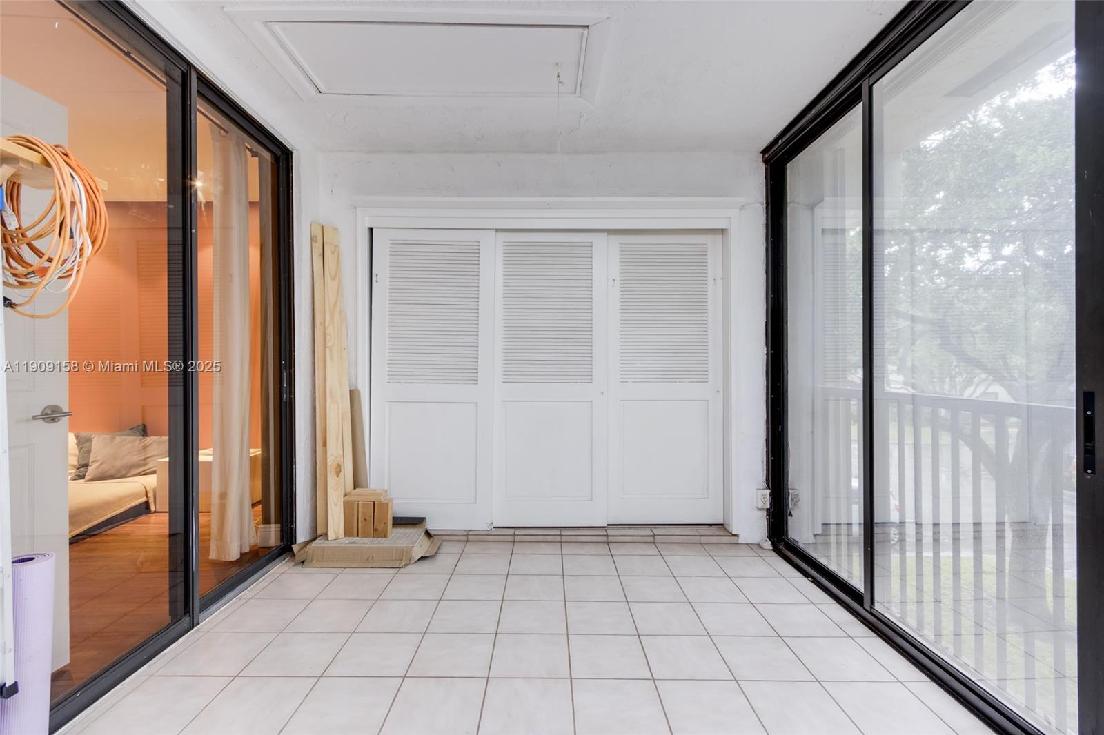 APPLEWOOD VILLAGE IV-E CO - Residential