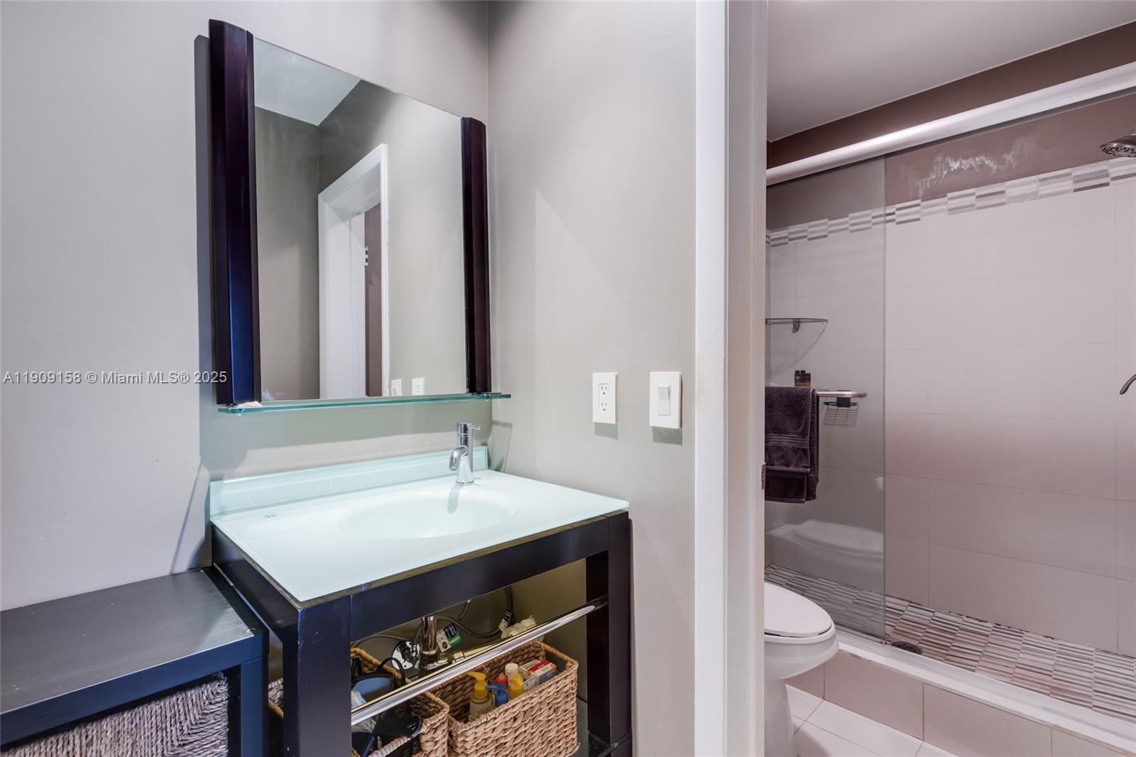 APPLEWOOD VILLAGE IV-E CO - Residential