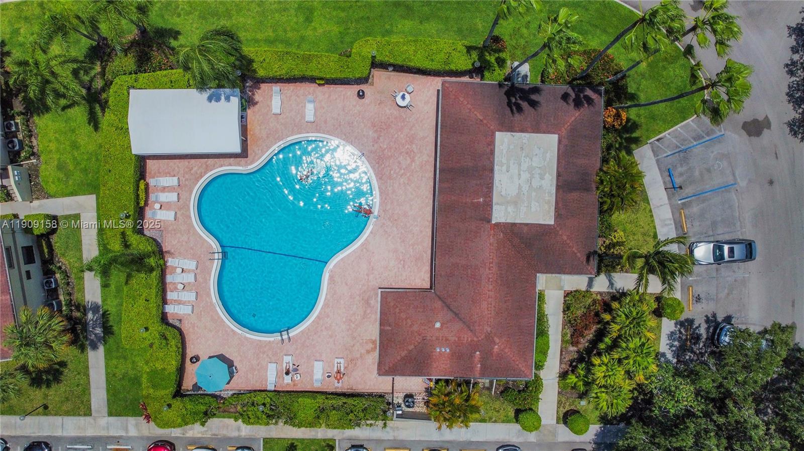 APPLEWOOD VILLAGE IV-E CO - Residential