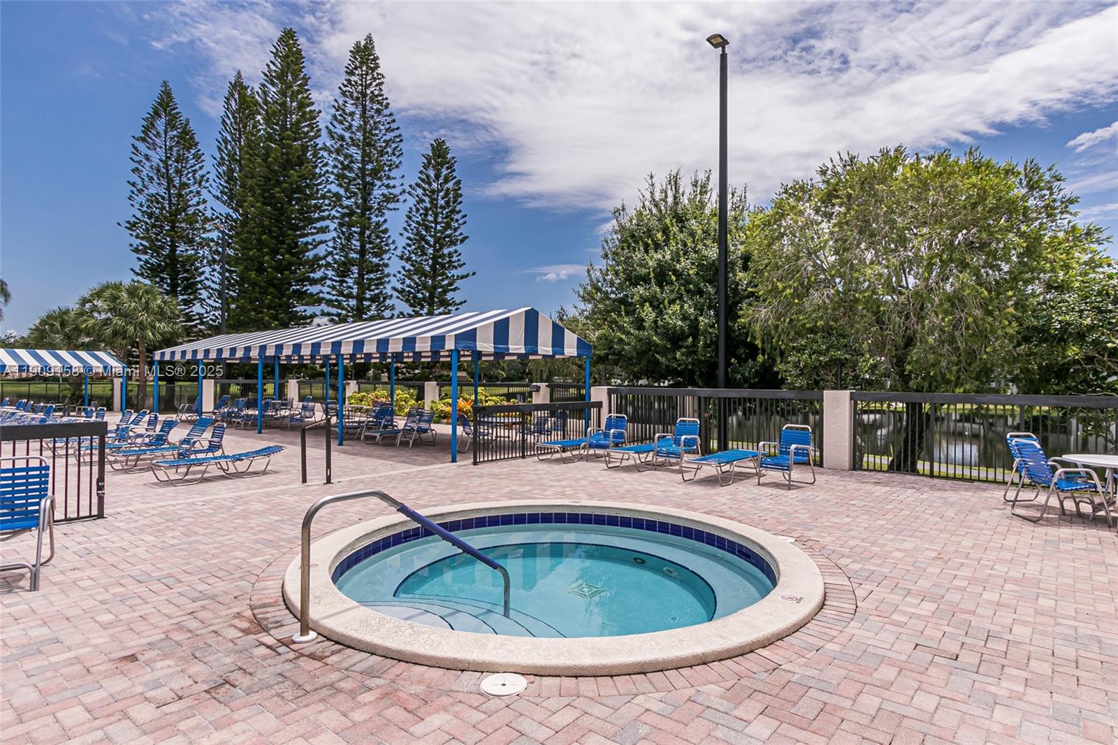 APPLEWOOD VILLAGE IV-E CO - Residential