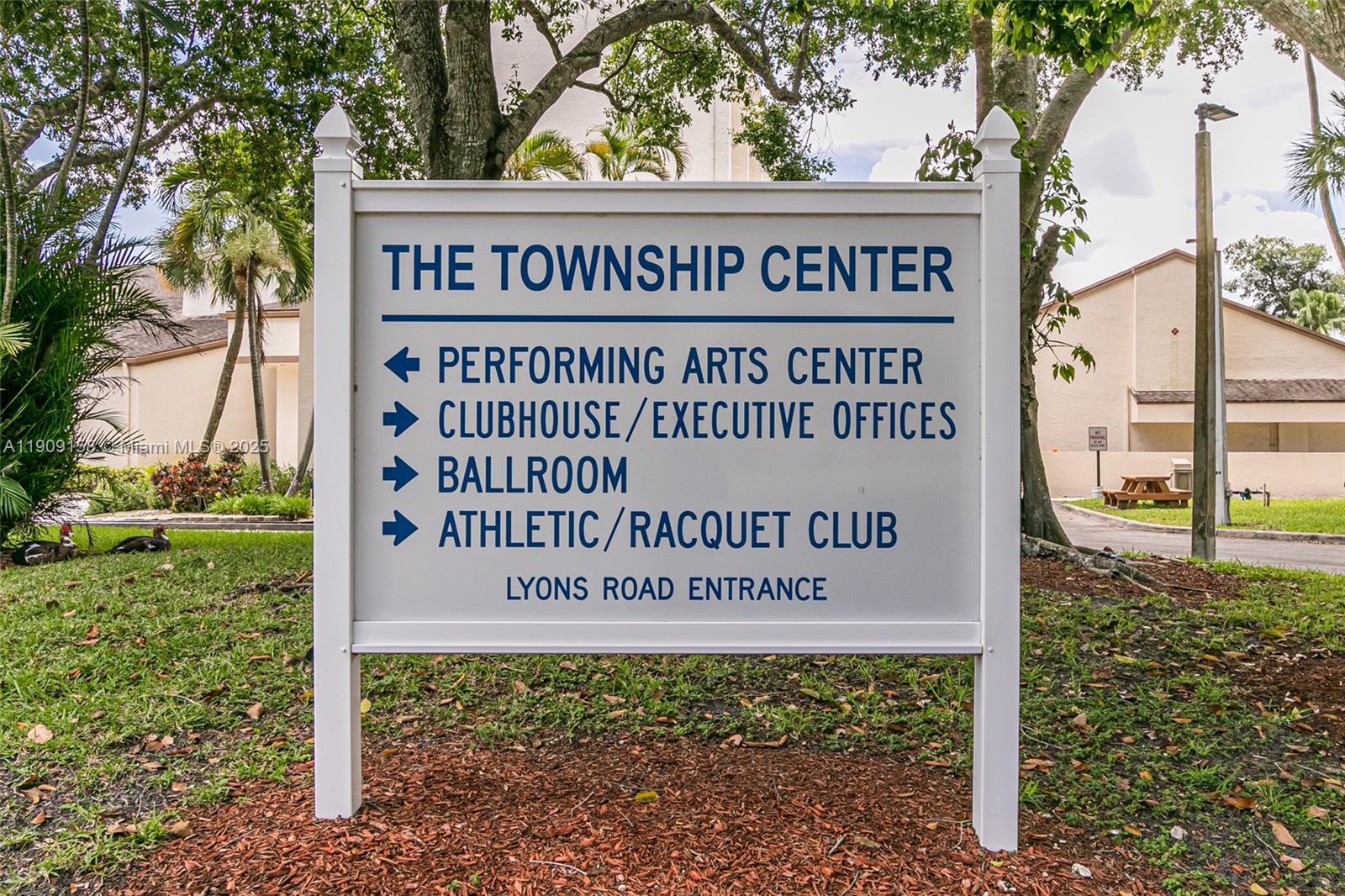 APPLEWOOD VILLAGE IV-E CO - Residential