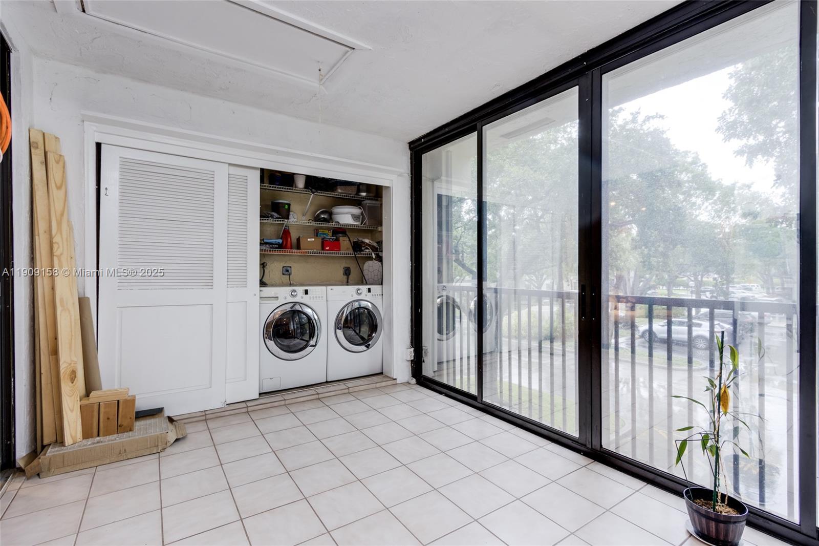 APPLEWOOD VILLAGE IV-E CO - Residential