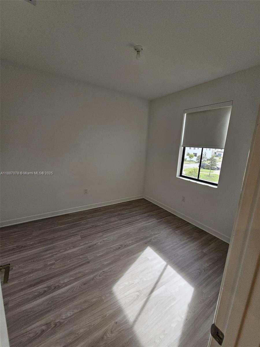 AQUABELLA NORTH REPLAT - Residential Lease