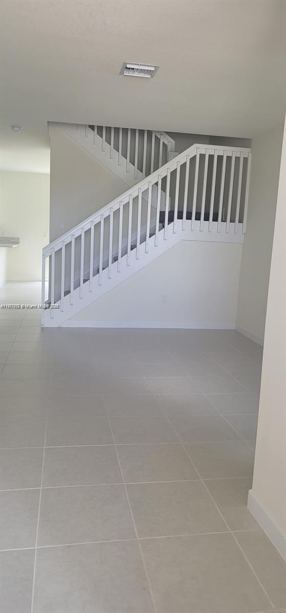 AQUABELLA NORTH REPLAT - Residential Lease