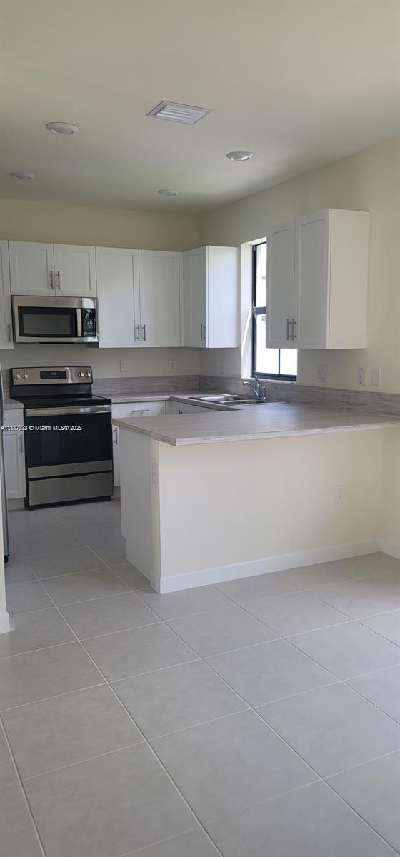 AQUABELLA NORTH REPLAT - Residential Lease