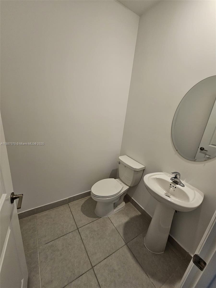 AQUABELLA NORTH REPLAT - Residential Lease