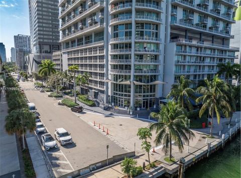 690 SW 1st Ct 1516 Miami FL 33130