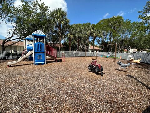 Townhouse in Miramar FL 2603 187th Ave 22.jpg