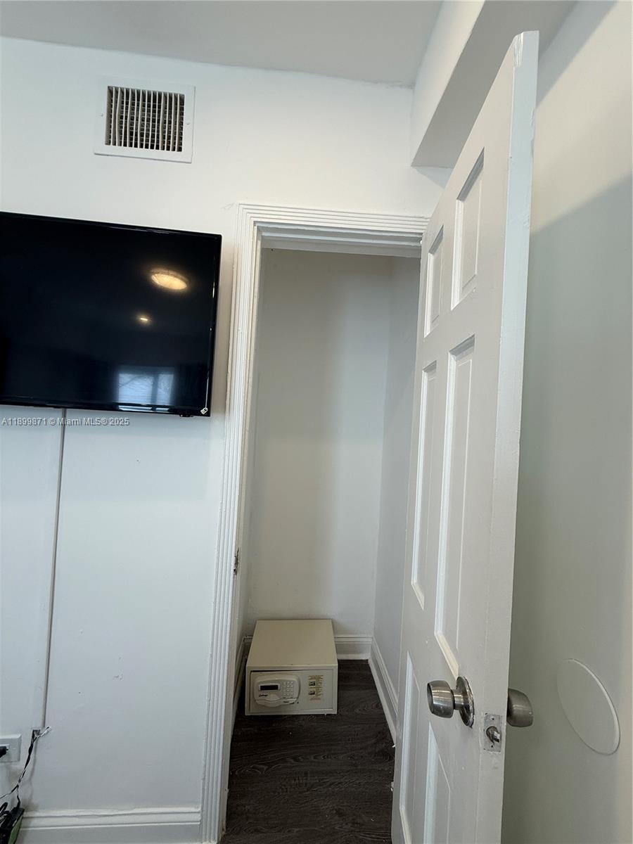 LINCOLN SUB - Residential Lease