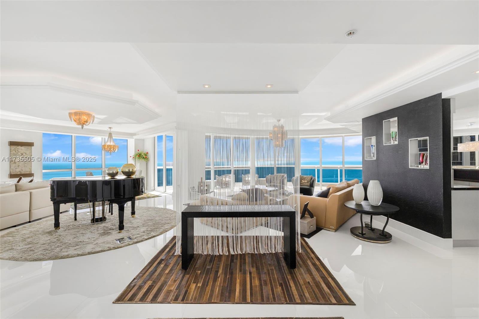 TRUMP ROYALE CONDO - Land