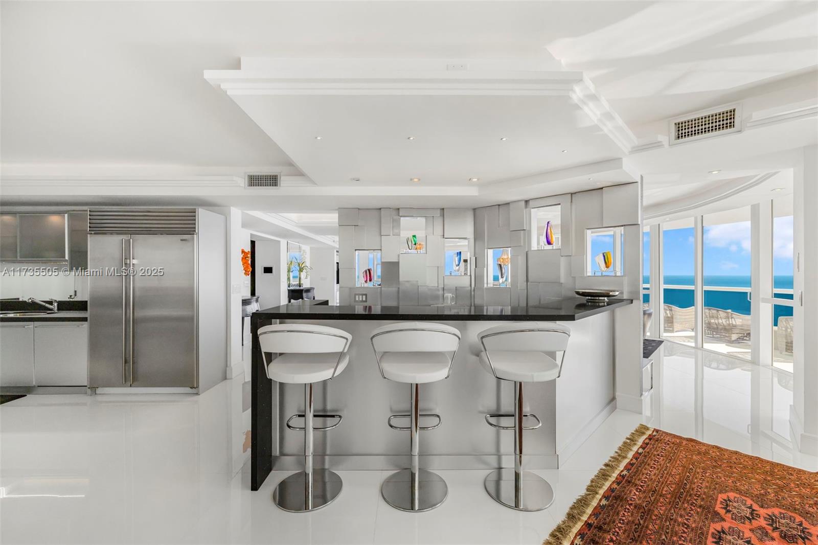 TRUMP ROYALE CONDO - Land