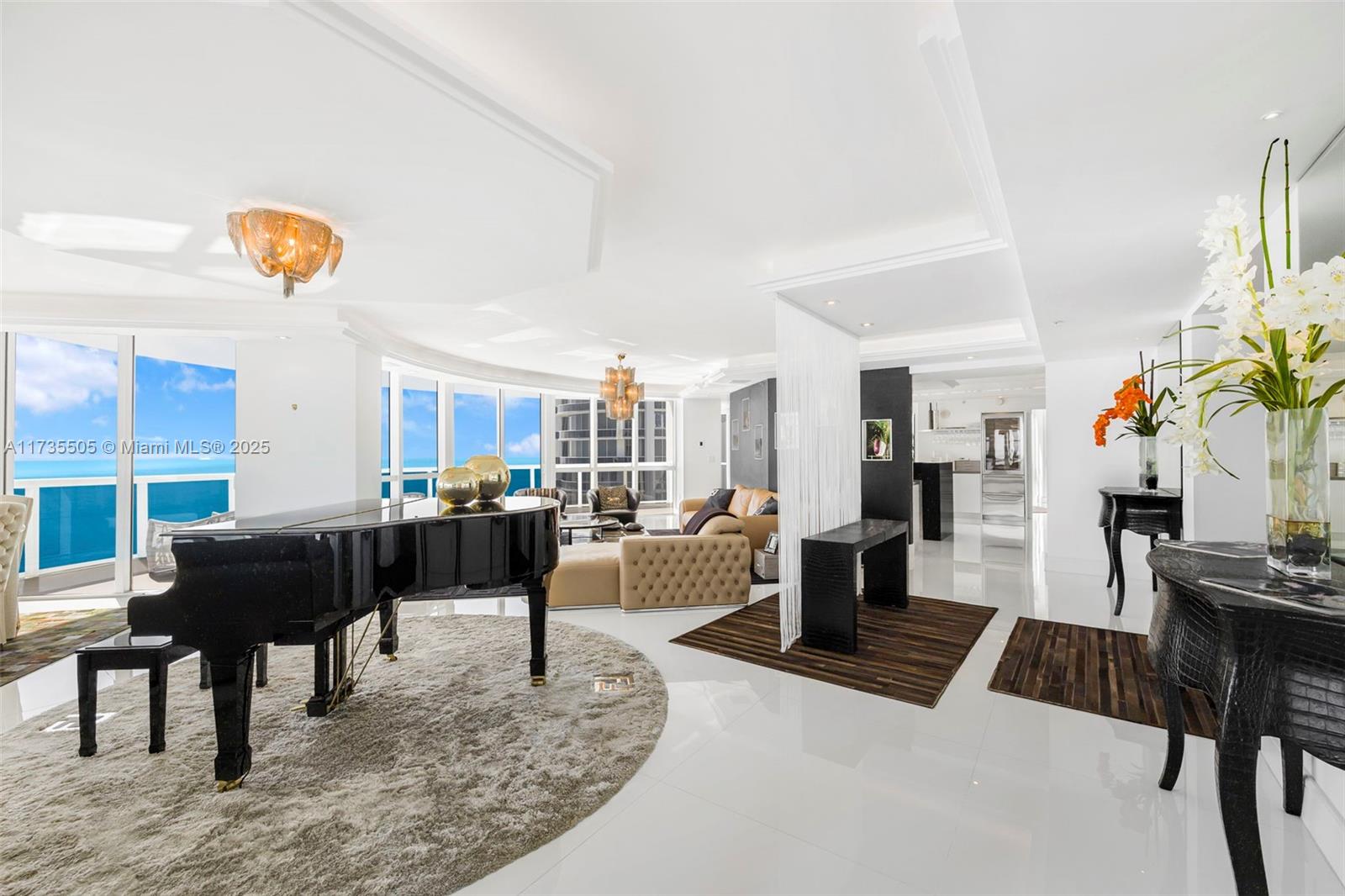 TRUMP ROYALE CONDO - Land