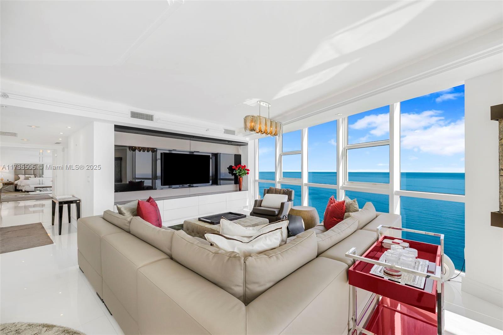 TRUMP ROYALE CONDO - Land