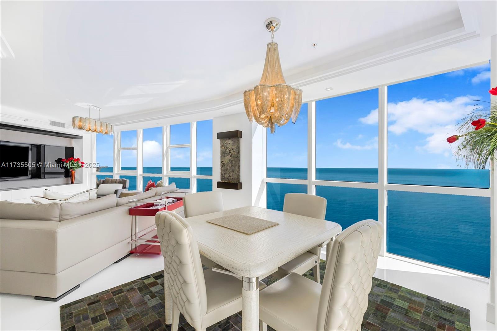 TRUMP ROYALE CONDO - Land