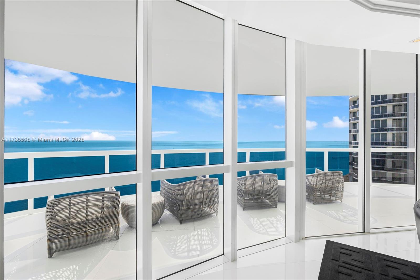 TRUMP ROYALE CONDO - Land