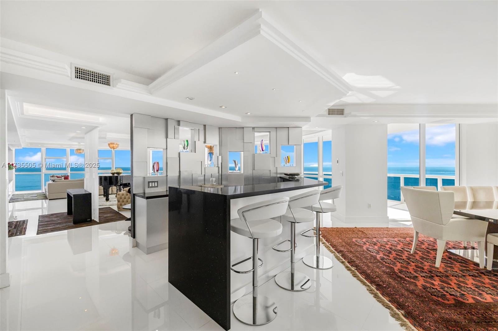 TRUMP ROYALE CONDO - Land