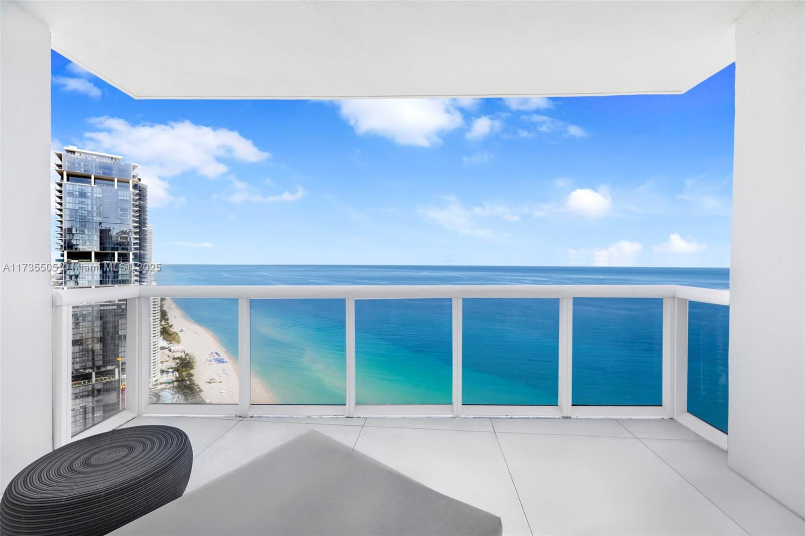 TRUMP ROYALE CONDO - Land