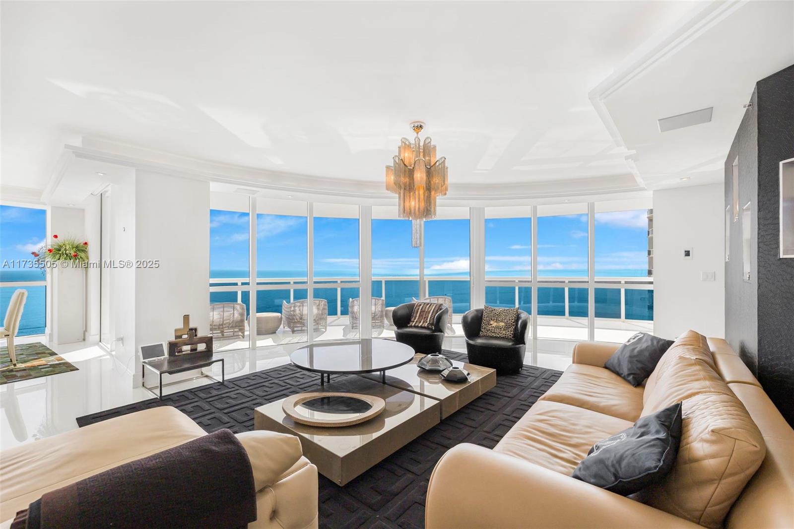 TRUMP ROYALE CONDO - Land