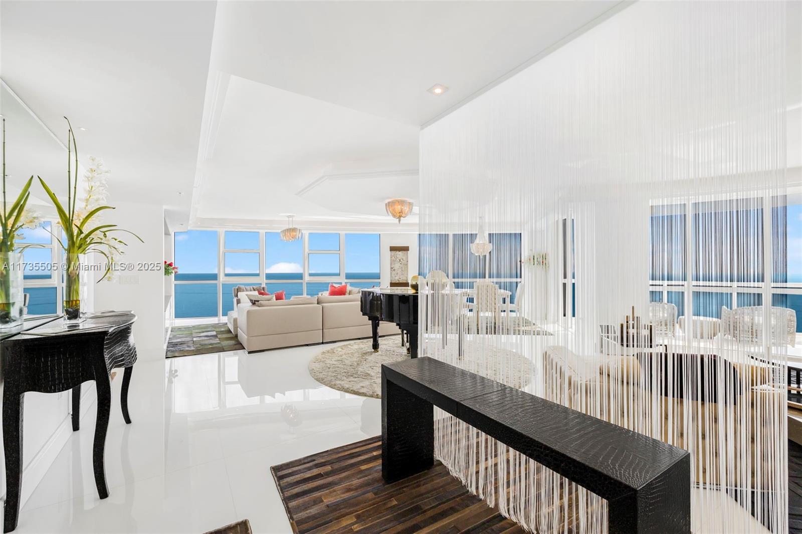 TRUMP ROYALE CONDO - Land