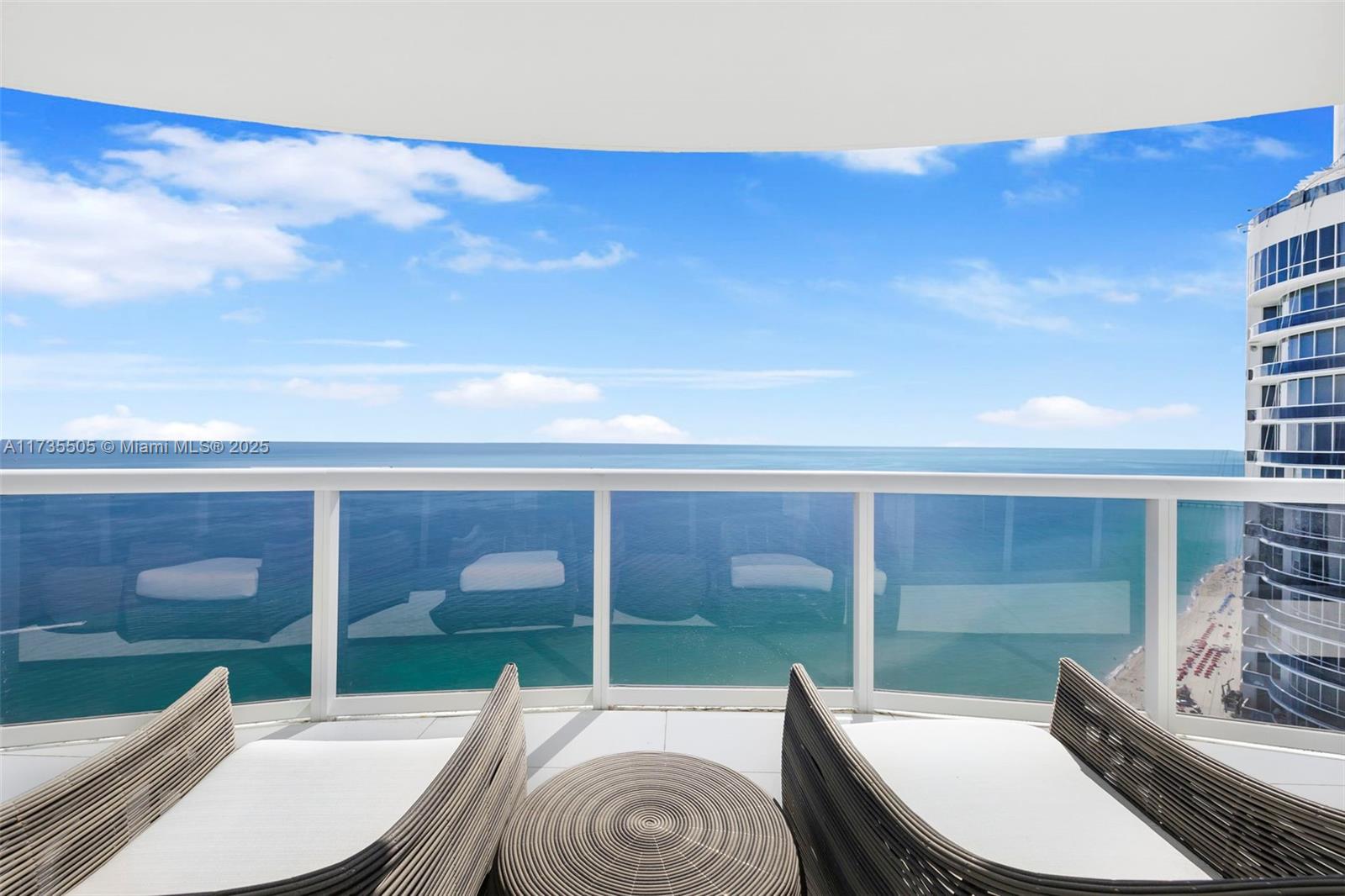 TRUMP ROYALE CONDO - Land