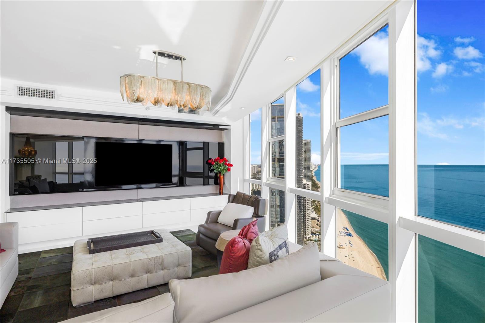 TRUMP ROYALE CONDO - Land