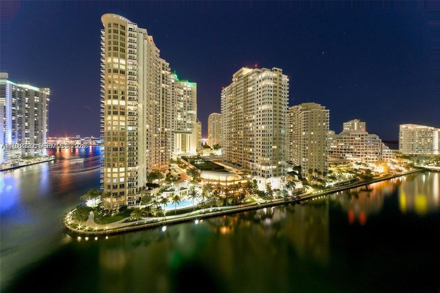 Spectacular corner unit  nestled in the prestigious Brickell Key , a blend of luxury and privacy to wake up every morning enjoying sunshine and water views from this amazing unit overlooking Biscayne Bay and city views. 2 bedrooms 2.5 bathrooms, split floorplan, bright and spacious open layout over 1347 sqft, remodeled unit with the advantage of wraparound balcony to enjoy it all. 
Walking distance to entertainment venues like dinning, shopping, etc. 
Work-Play -Live in the heart of the vibrant lifestyle that Brickell offers.  Paradise is here ! Brickell Key,Welcome Home A1615 with the +++ of 3 parking spaces.- EASY TO SHOW UNIT IS VACANT