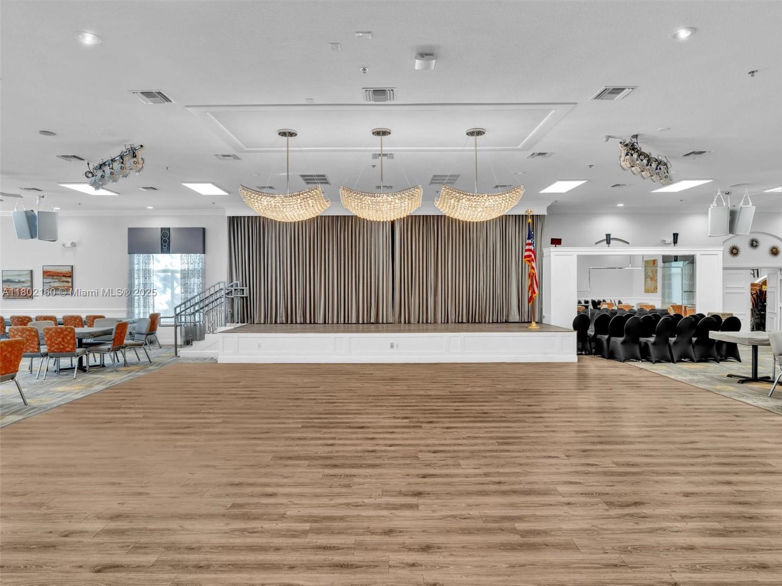 PALM GREENS AT VILLA DEL - Residential