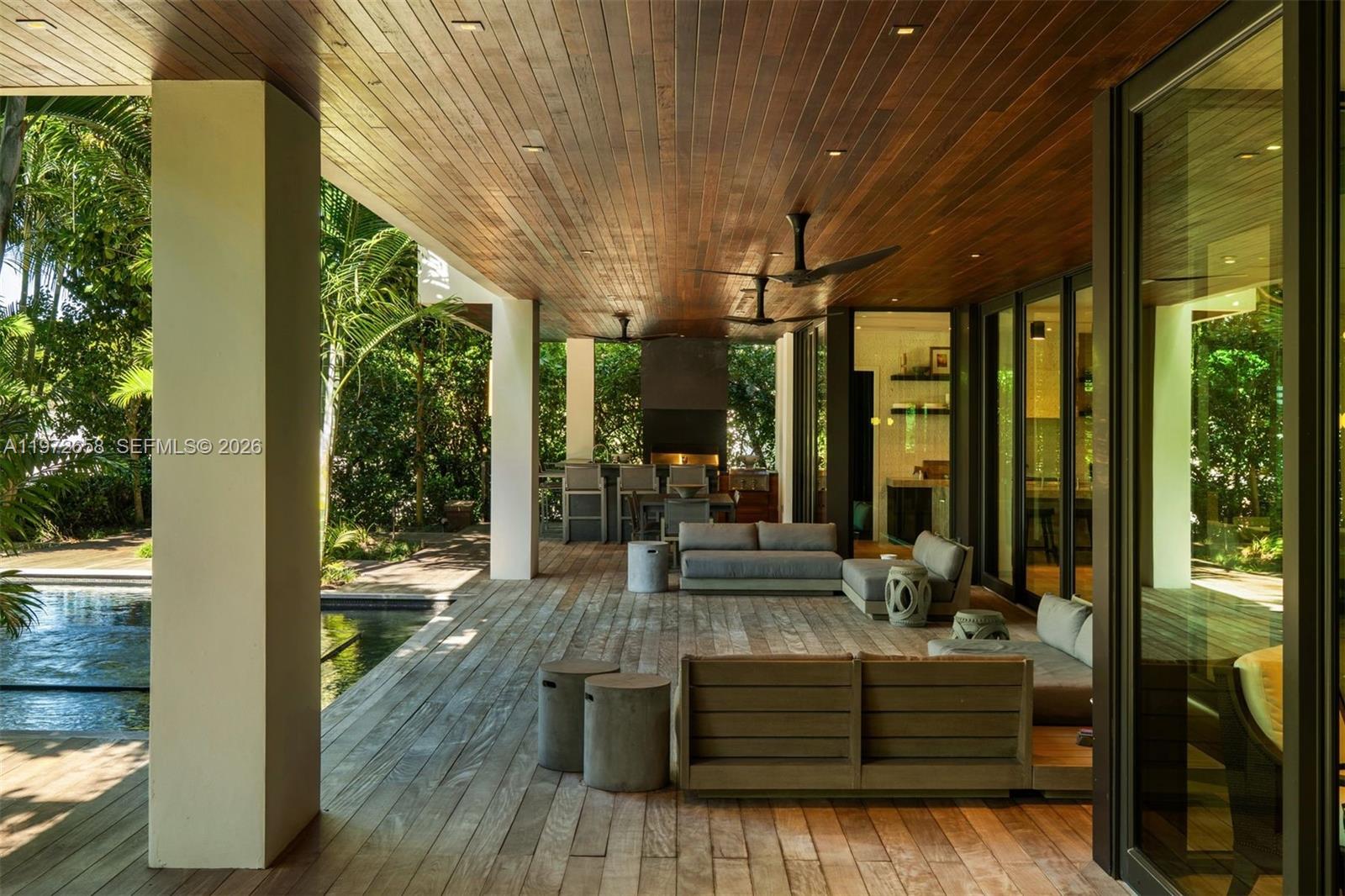 SUNRISE HARBOUR REV PL - Residential