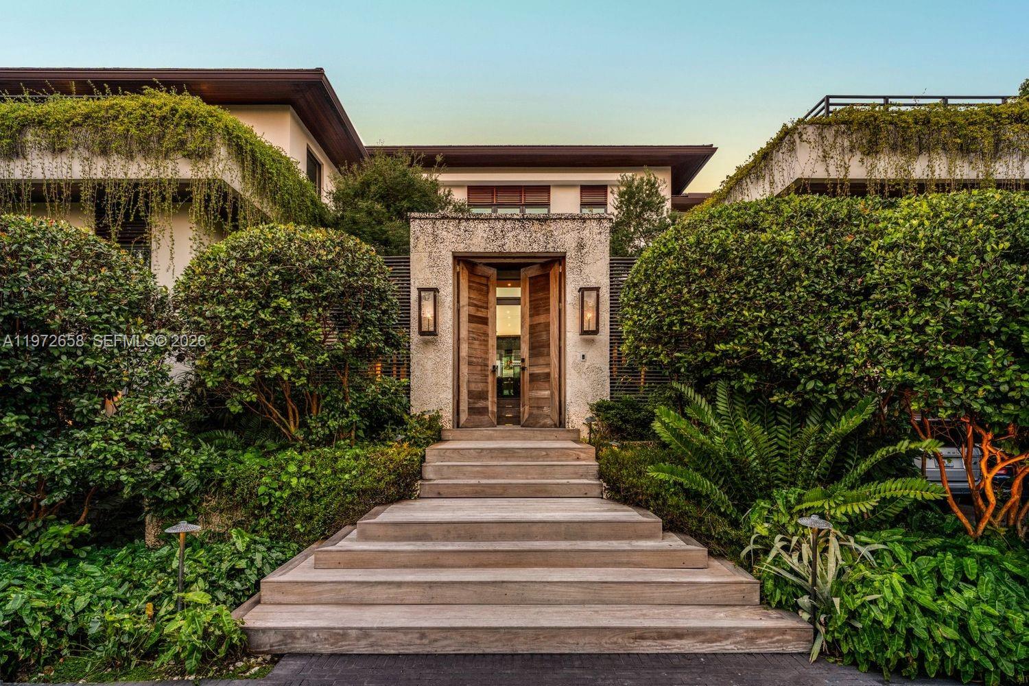 SUNRISE HARBOUR REV PL - Residential