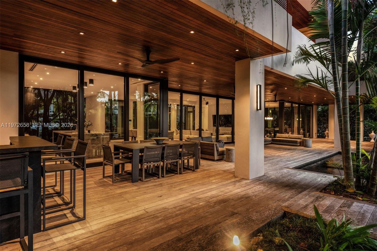 SUNRISE HARBOUR REV PL - Residential