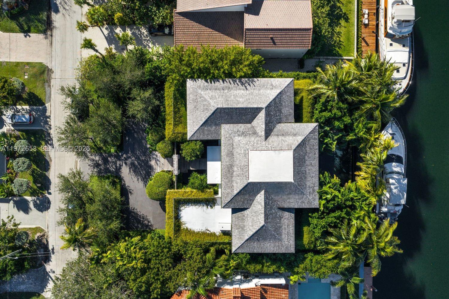 SUNRISE HARBOUR REV PL - Residential