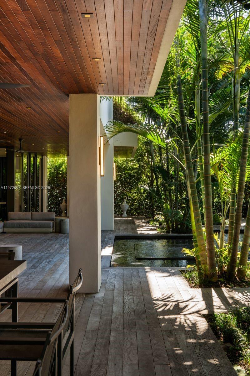 SUNRISE HARBOUR REV PL - Residential