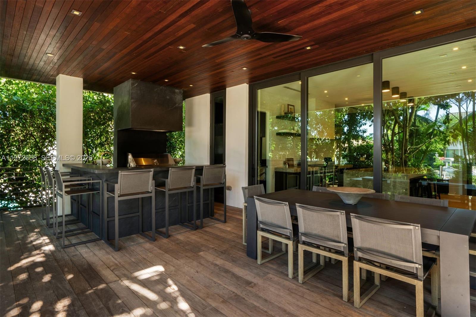 SUNRISE HARBOUR REV PL - Residential