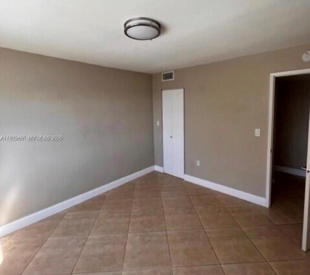 COMMODORE PLAZA CONDO - Residential