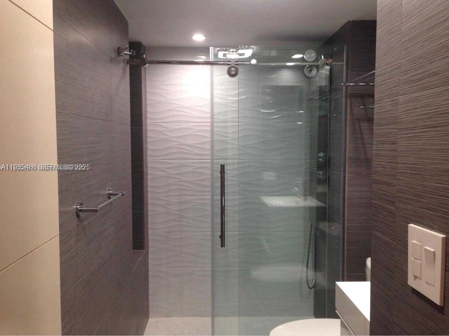 COMMODORE PLAZA CONDO - Residential