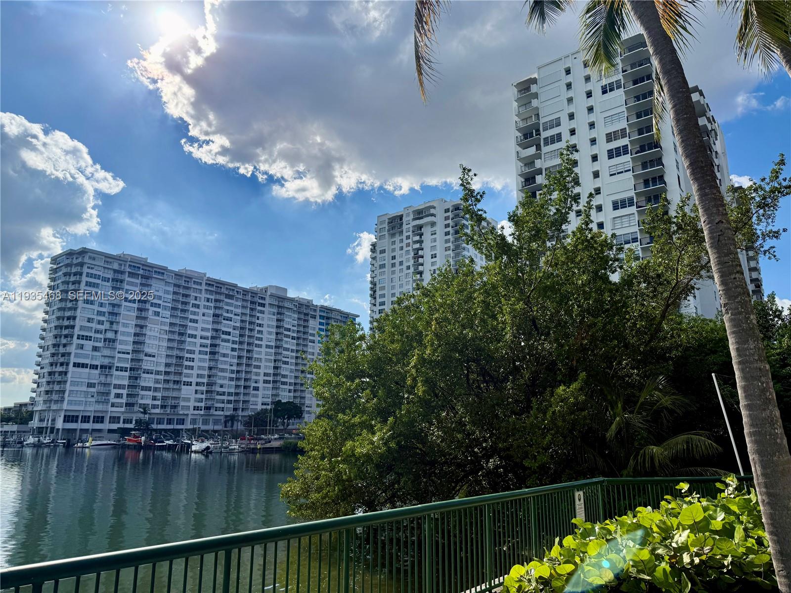 COMMODORE PLAZA CONDO - Residential